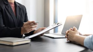 Lire la suite à propos de l’article Pour recruter, vaut-il mieux utiliser LinkedIn Recruiter ou Indeed ?